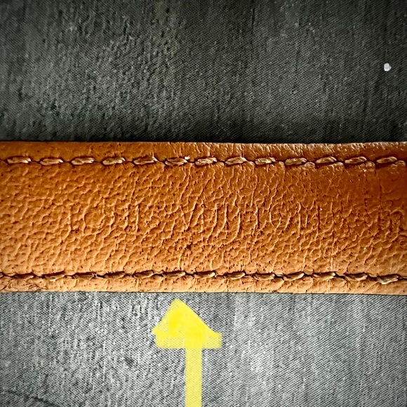 Louis Vuitton Essential V Bracelet - Picture 3 of 11